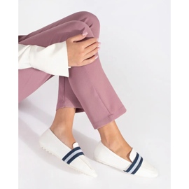 White ballet flats with decorative stripes 2