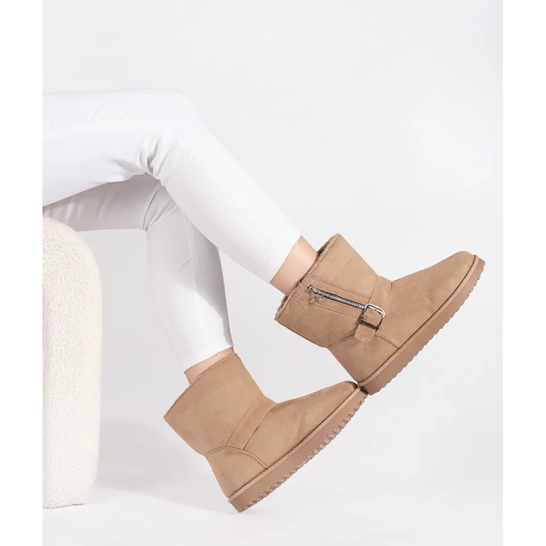 Light beige women's snow boots with a decorative buckle and zipper 2 Light beige women's snow boots with a decorative buckle and zipper 2