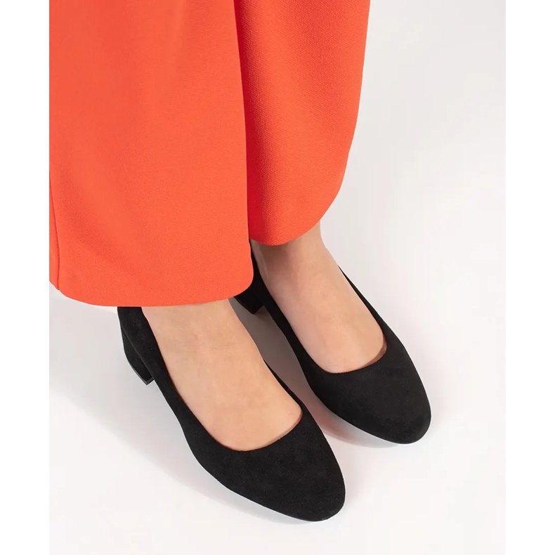 Black suede pumps on the Sergio Leone post 2 Black suede pumps on the Sergio Leone post 2