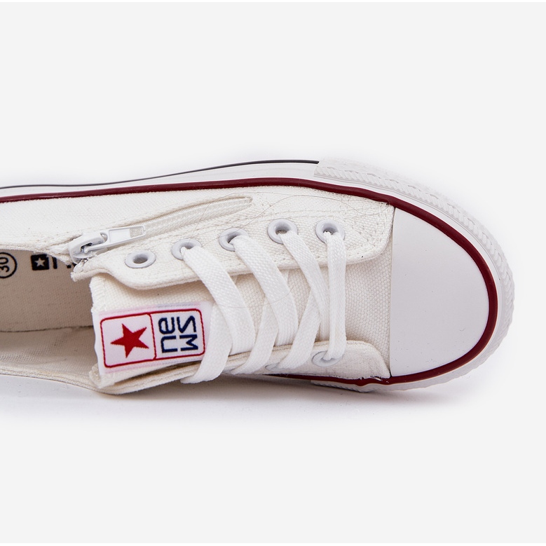 Children's low white lace -up sneakers 2