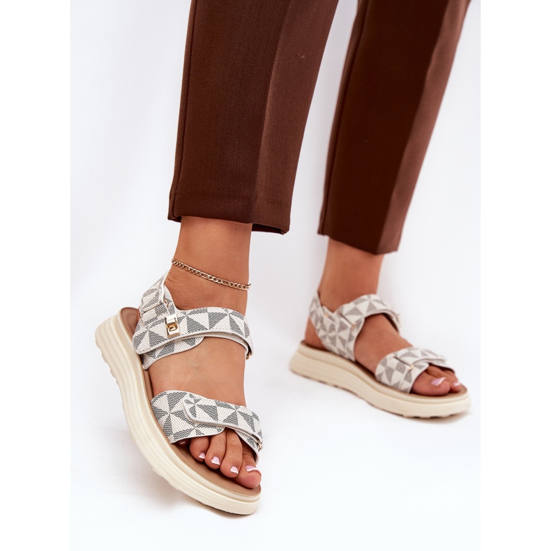 Women's material sandals on the platform beige 2