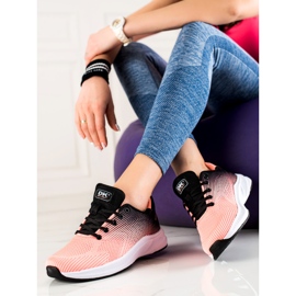 Light DK sports shoes black 1