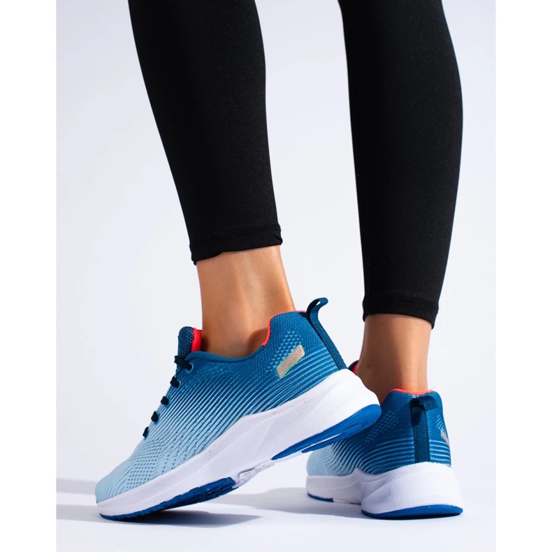 Light DK sports shoes blue 2