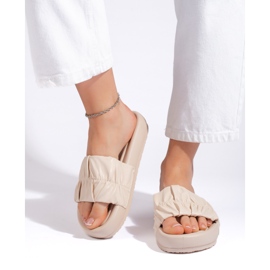 Light beige ruffled women's flip-flops 2