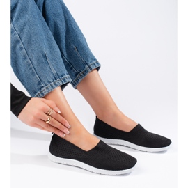 Black sports slip-on shoes 2