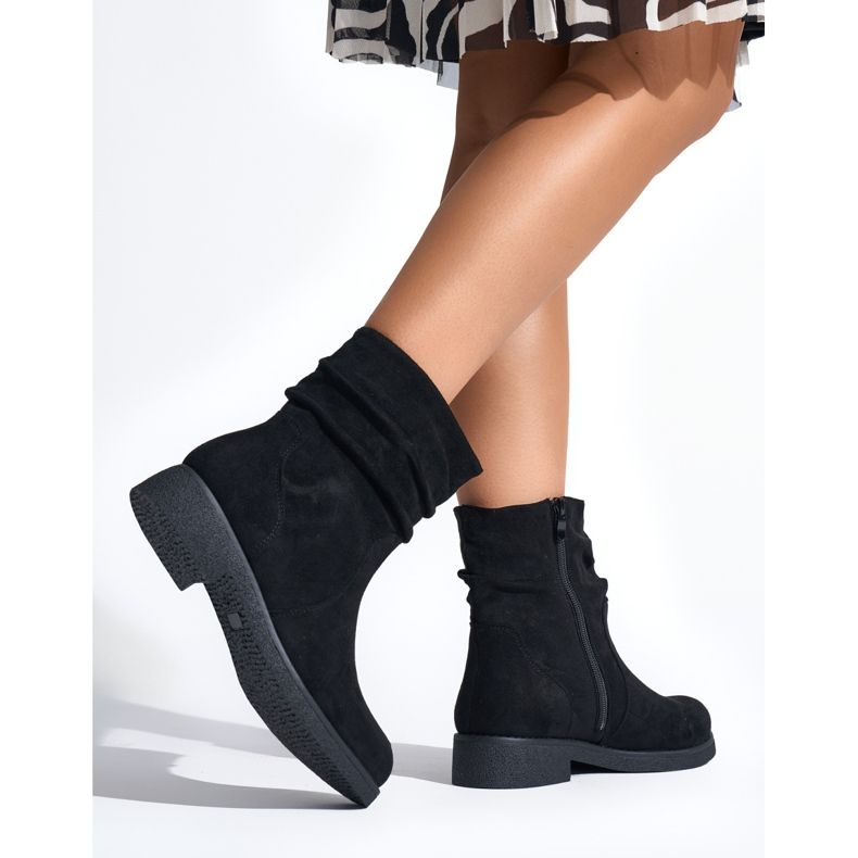 Black women's cowboy boots 1