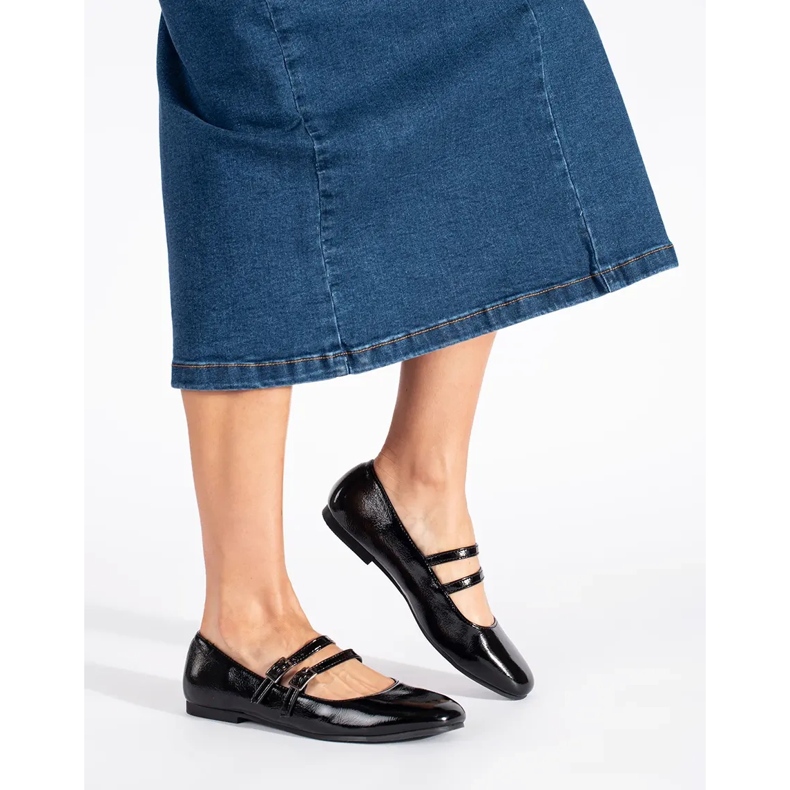 Black patent leather ballet flats with buckle 2