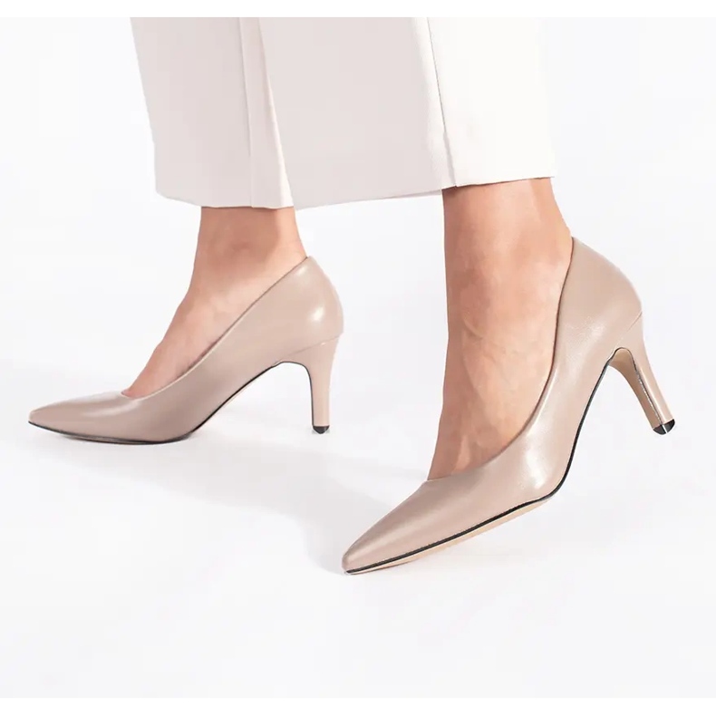 Classic elegant beige pumps with a stiletto heel 1