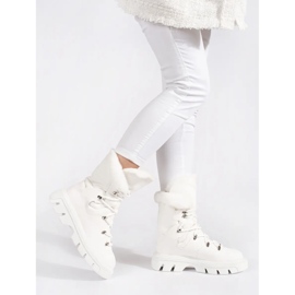 Seastar Women's white lace-up snow boots with fur on the platform 1