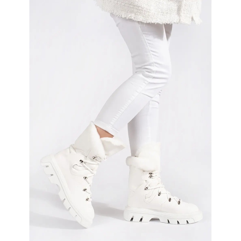Seastar Women's white lace-up snow boots with fur on the platform 1
