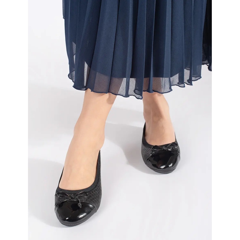 Women's black patent ballet flats with a bow 2 Women's black patent ballet flats with a bow 2