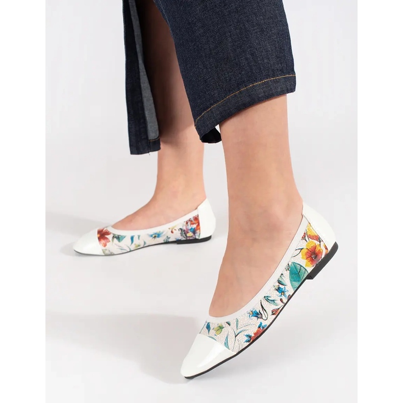 Goodin Floral ballet flats with a patent white toe 1