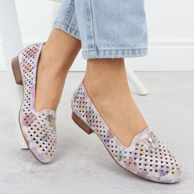 Low-heeled women's shoes with flowers M. Daszyński Sa222-3 multicolored 1