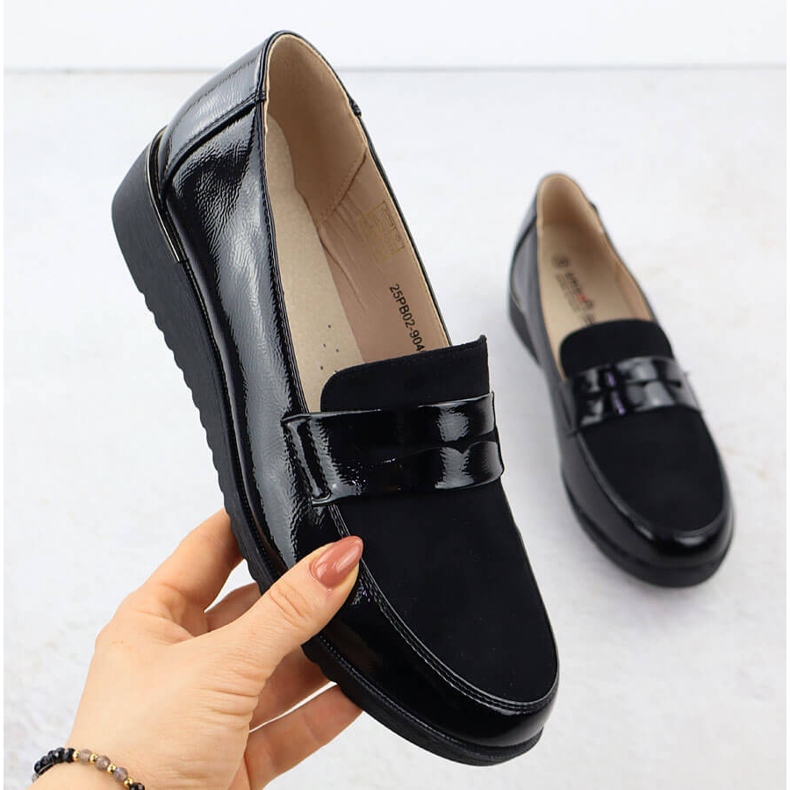 Women's shoes varnished at a platform black unisoft 9040 1