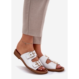 Leather flat flip flops with Zazoo 3020 white buckles 1 Leather flat flip flops with Zazoo 3020 white buckles 1