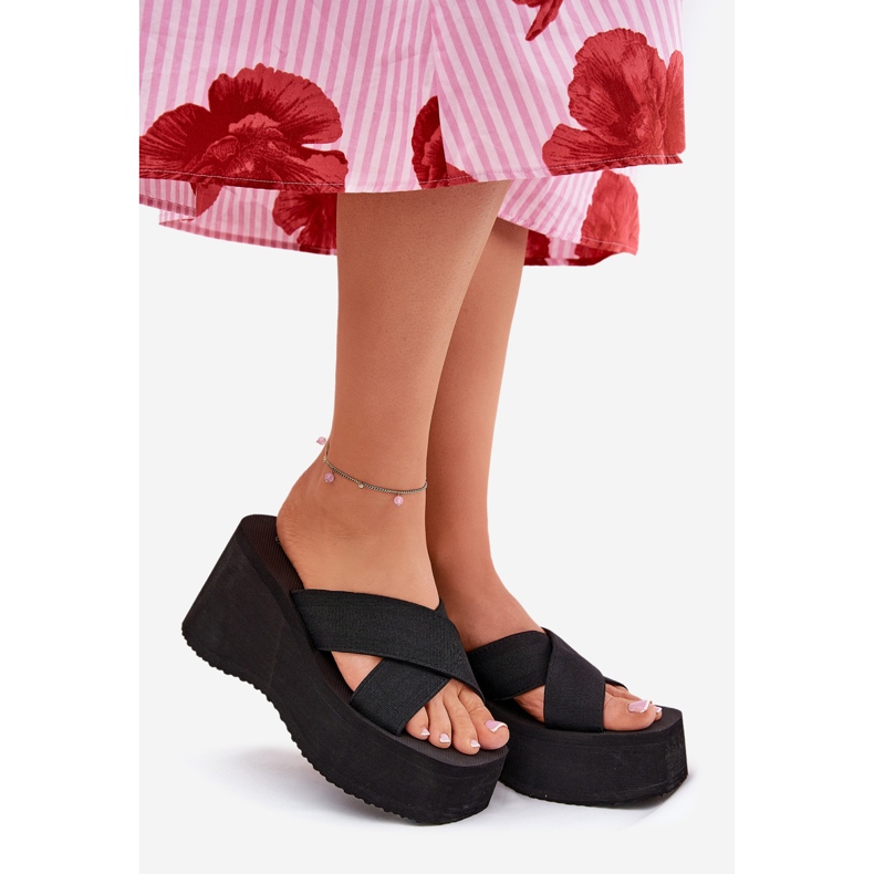 Women's flip flops on wedge and platform black 1