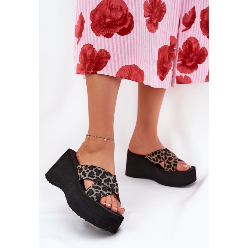 Women's flip flops on wedge and platform leopard print black beige 2