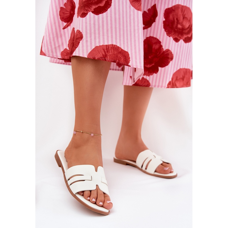 Flat -heeled women's flip flops with eco leather cutouts white 2 Flat -heeled women's flip flops with eco leather cutouts white 2