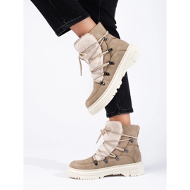 Beige women's snow boots with sheepskin 1