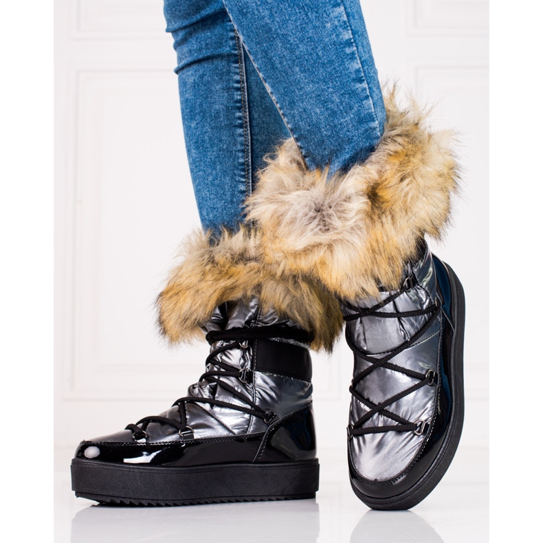Women's snow boots on a platform with fur black 2