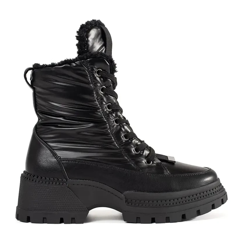 Women's snow boots on the platform black 1