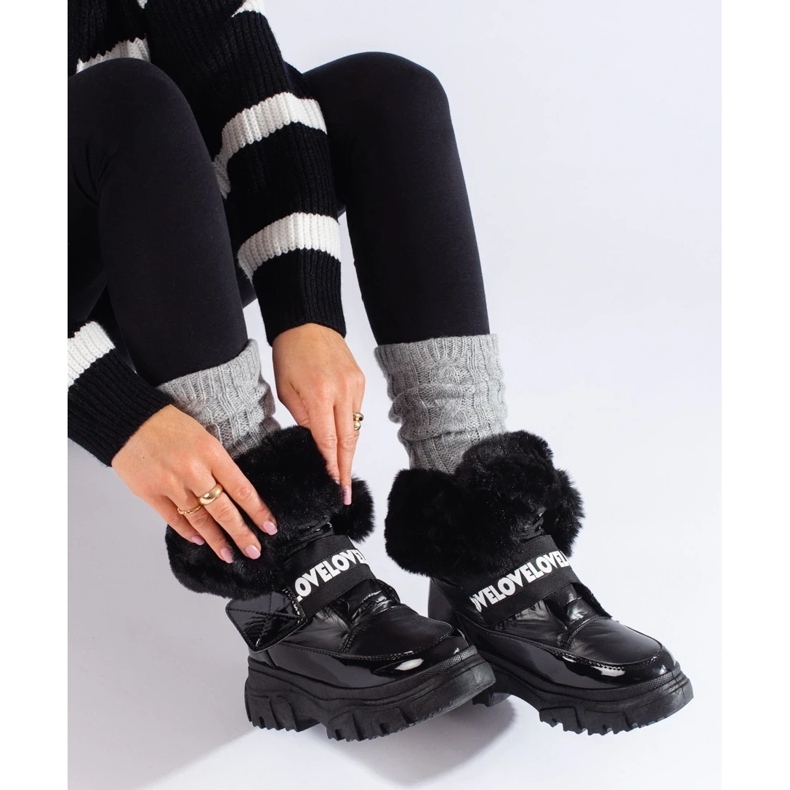 Women's snow boots with an elastic band black 2