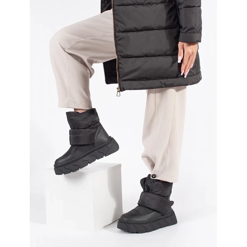 Seastar Black insulated women's snow boots with a thick sole 2