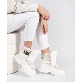 Seastar Women's white snow boots with fur on a thick sole 1