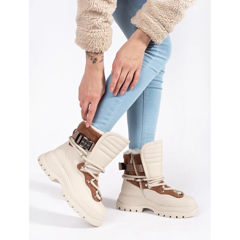 Seastar Beige women's snow boots with fur on a thick sole 1