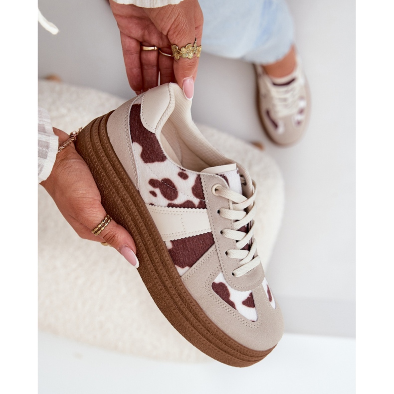 Women's sneakers on the platform in beige patches 2