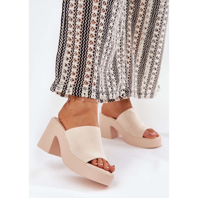 Women's slippers on the post and platform beige 2