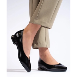 W. Potocki Pumps with a decorative Potocki heel black 2
