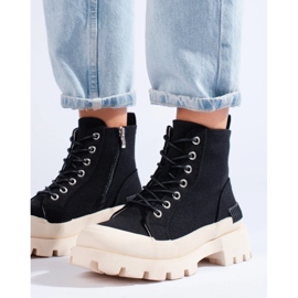 Trappers on the S. Barski platform black 1