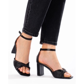Black high-heeled sandals 2