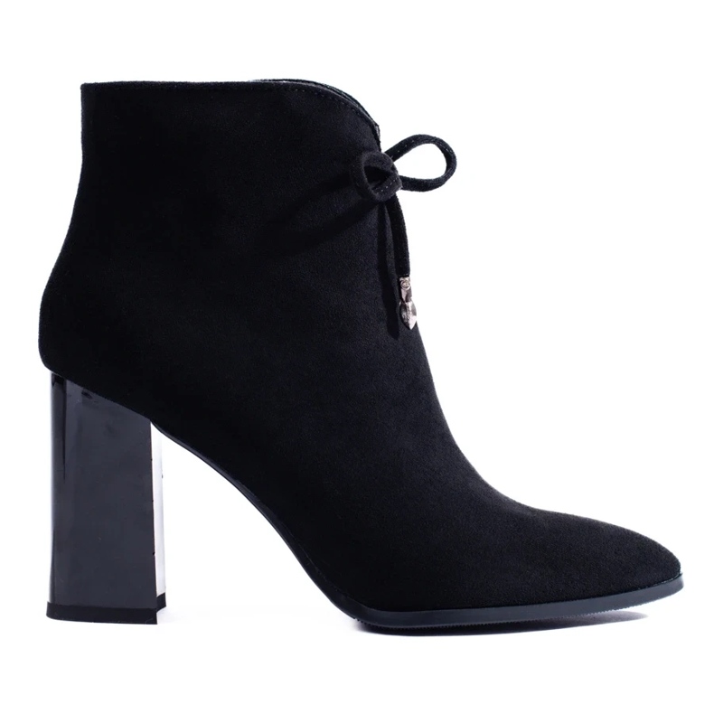 Women's boots on a high post black 1