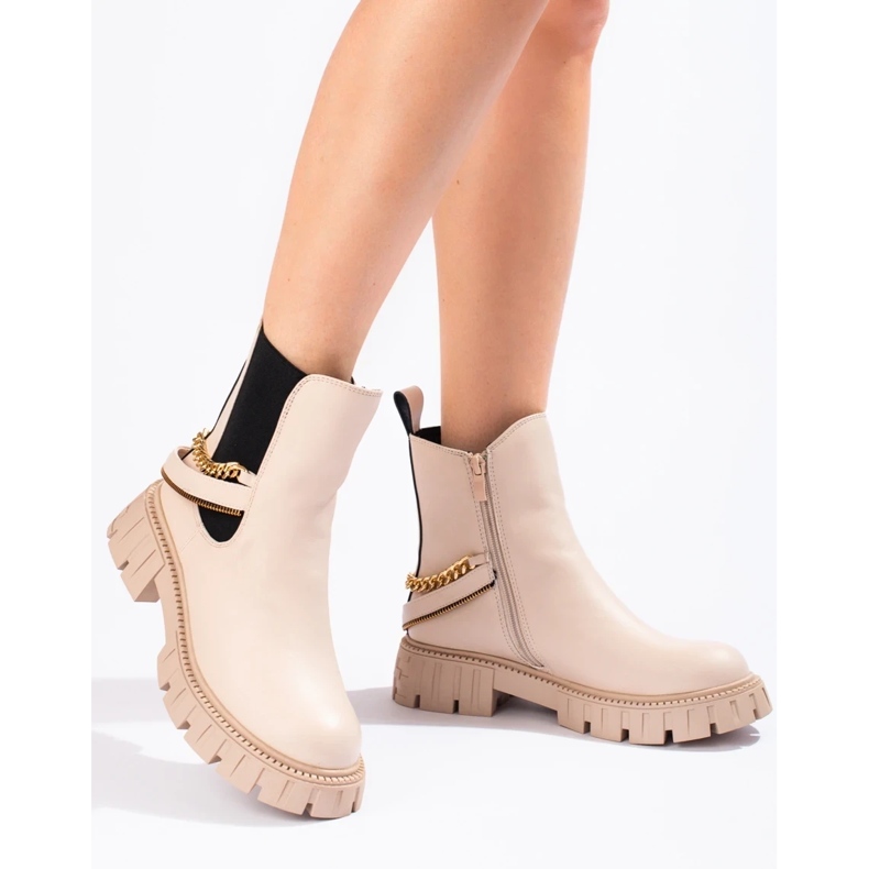 Beige women's Chelsea boots with chain 1