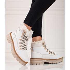 Women's white hiking boots 2