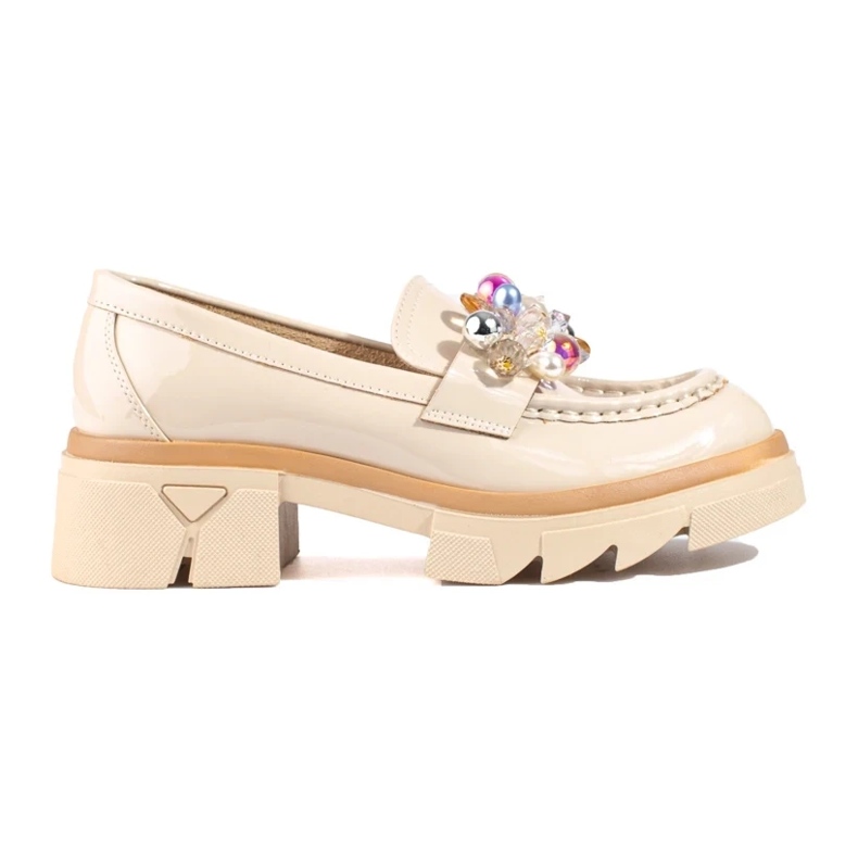 Ladies' beige lacquered shoes with a thick sole from Shelovet 1