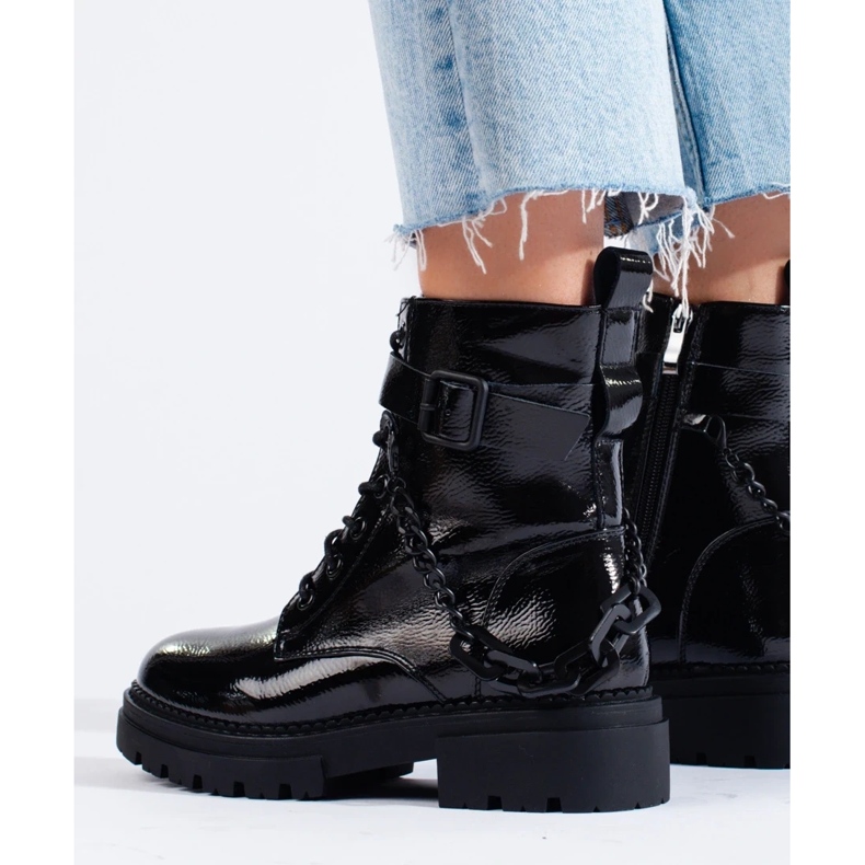 Black lacquered worker boots with Shelovet chain 1