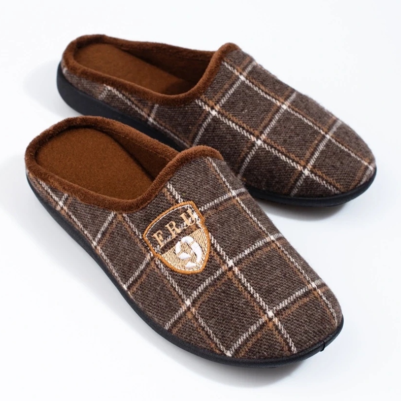 Shelovet men's brown checkered slippers 2