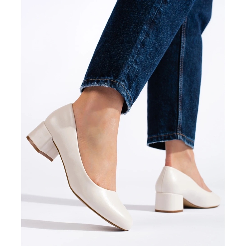 Women's low-heeled pumps, light beige 1 Women's low-heeled pumps, light beige 1