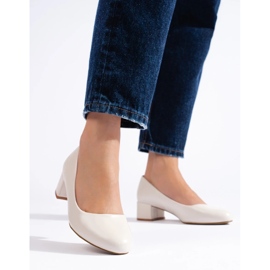 Women's low-heeled pumps, light beige 2