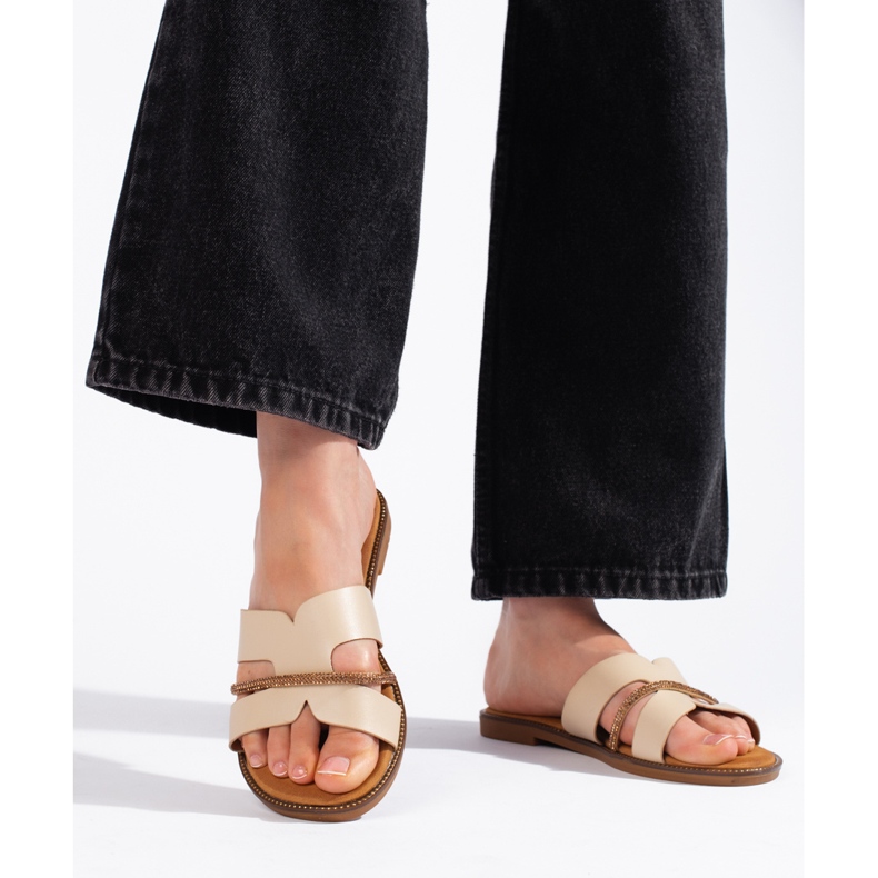 Elegant women's beige flip-flops 2 Elegant women's beige flip-flops 2