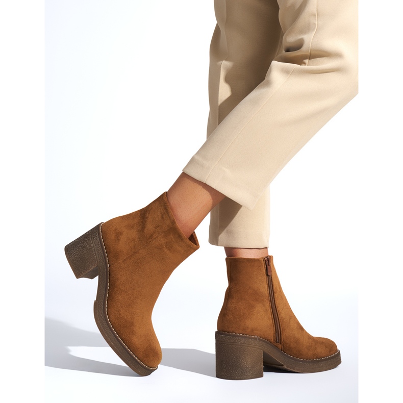 Brown women's ankle boots with a block heel 2