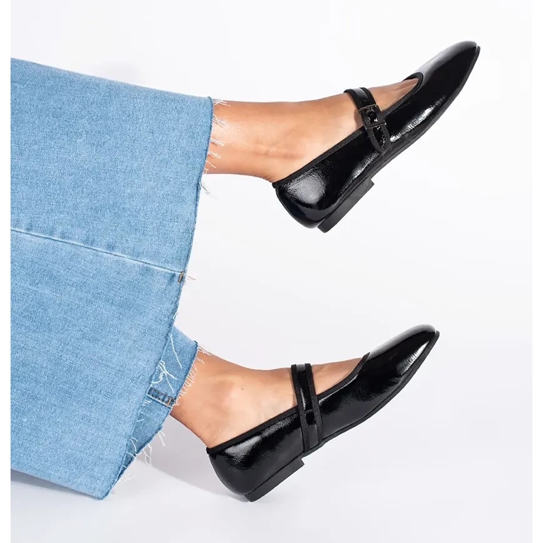 Women's black lacquered ballerinas 1