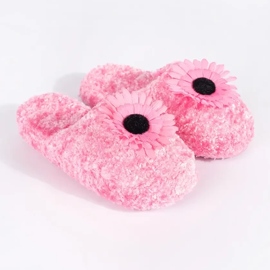 Pink children's slippers with a decorative flower 1