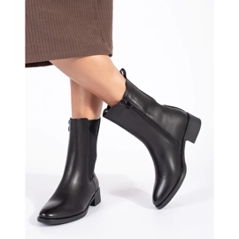 Black women's Chelsea boots with low heels 2 Black women's Chelsea boots with low heels 2