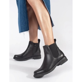 Women's black flat Chelsea boots 2