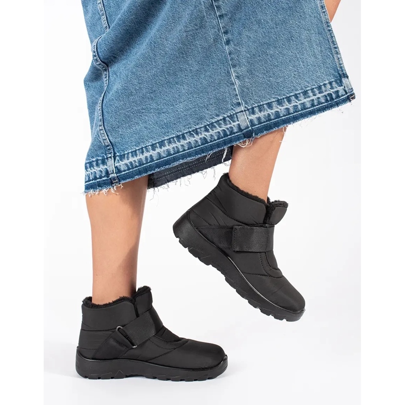 Black comfortable women's snow boots 2