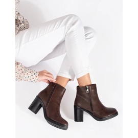 Seastar Brown ankle boots with a zipper 2